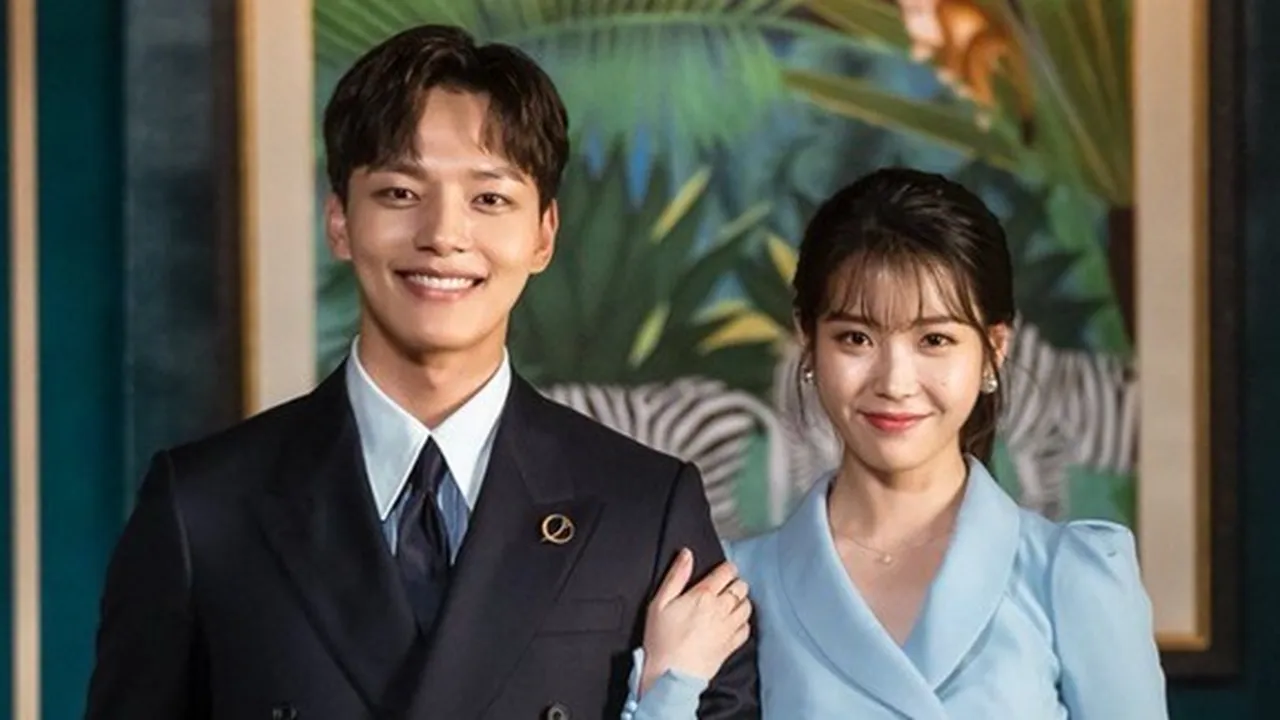 Reunian, IU dan Yeo Jin Goo Bakal Bertemu di Variety Show 'HOUSE ON WHEELS'