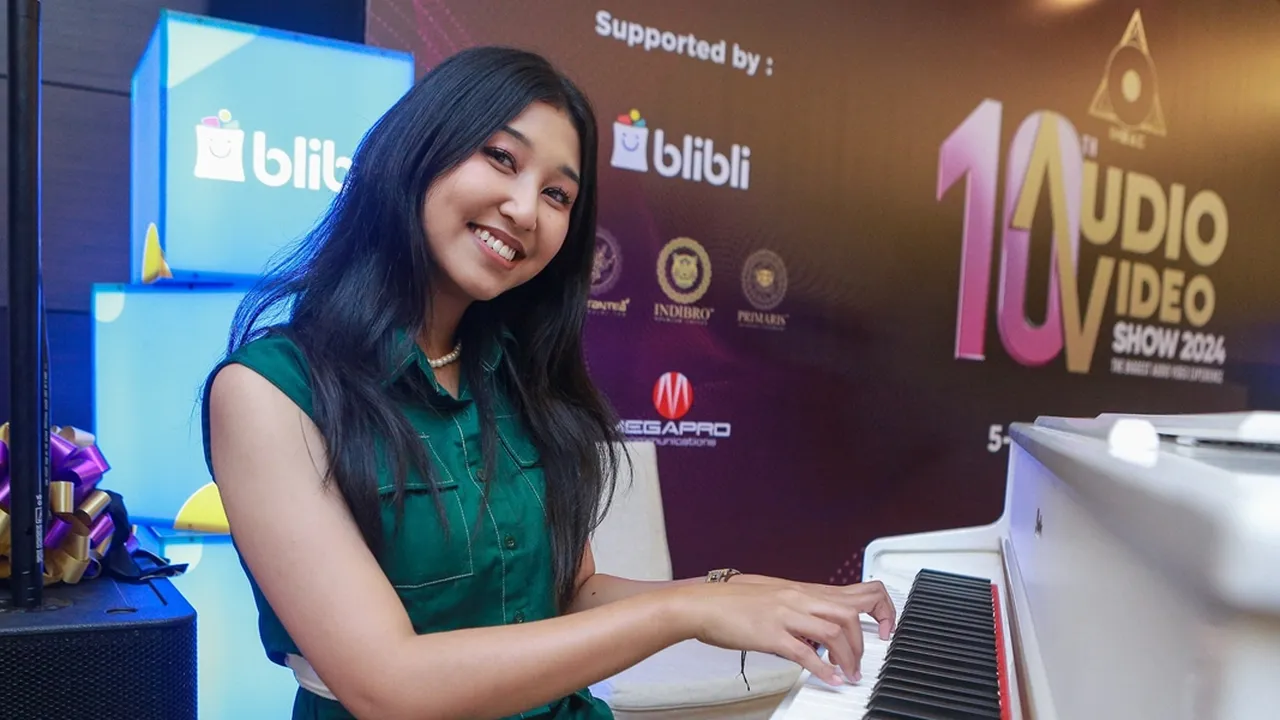 Reyna Qotrunnada Bernostalgia Tampil di IHEAC Audio Video Show 2024