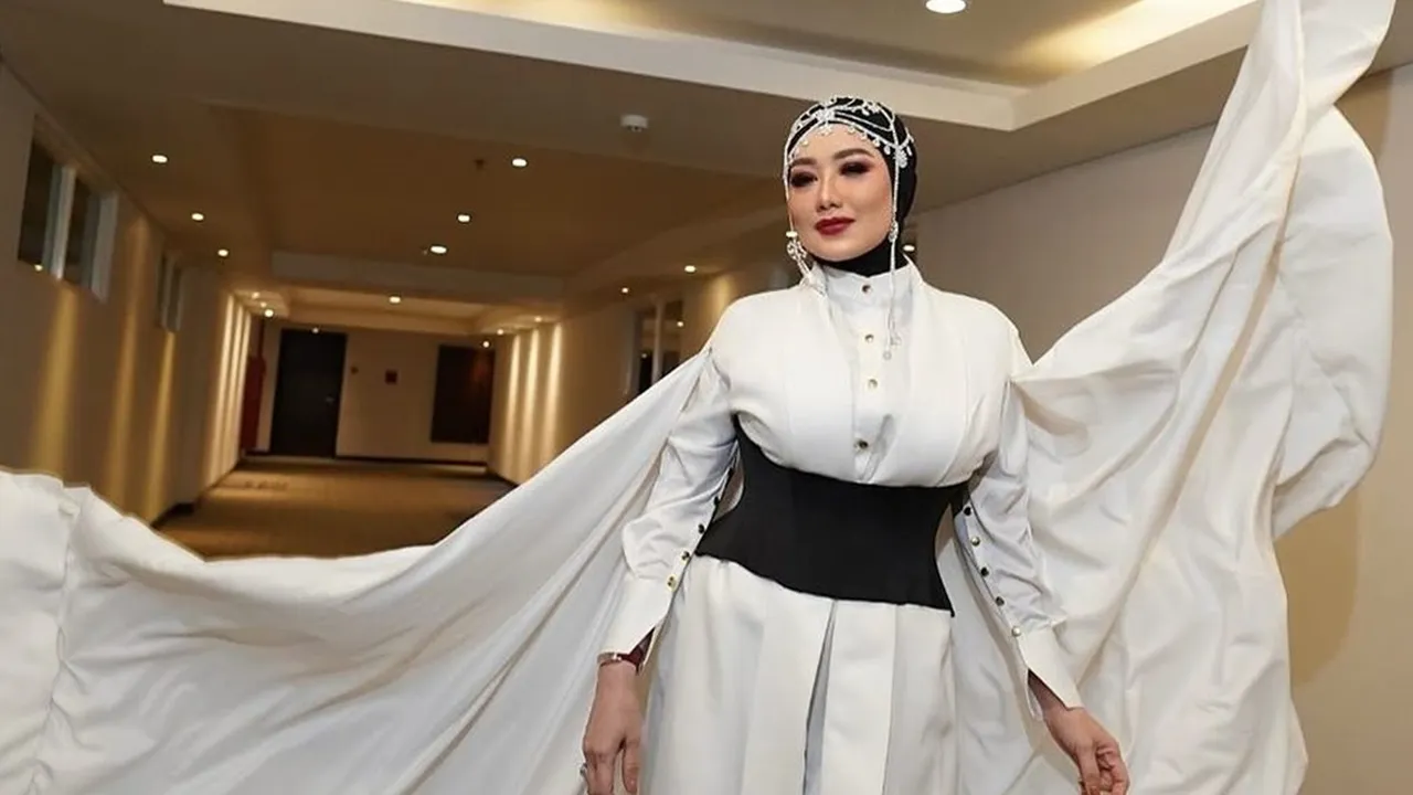 Reza Artamevia Dilaporkan Dugaan Penipuan dan TPPU Rp18,5 Miliar Reza Artamevia Dilaporkan Dugaan Penipuan dan TPPU Rp18,5 Miliar