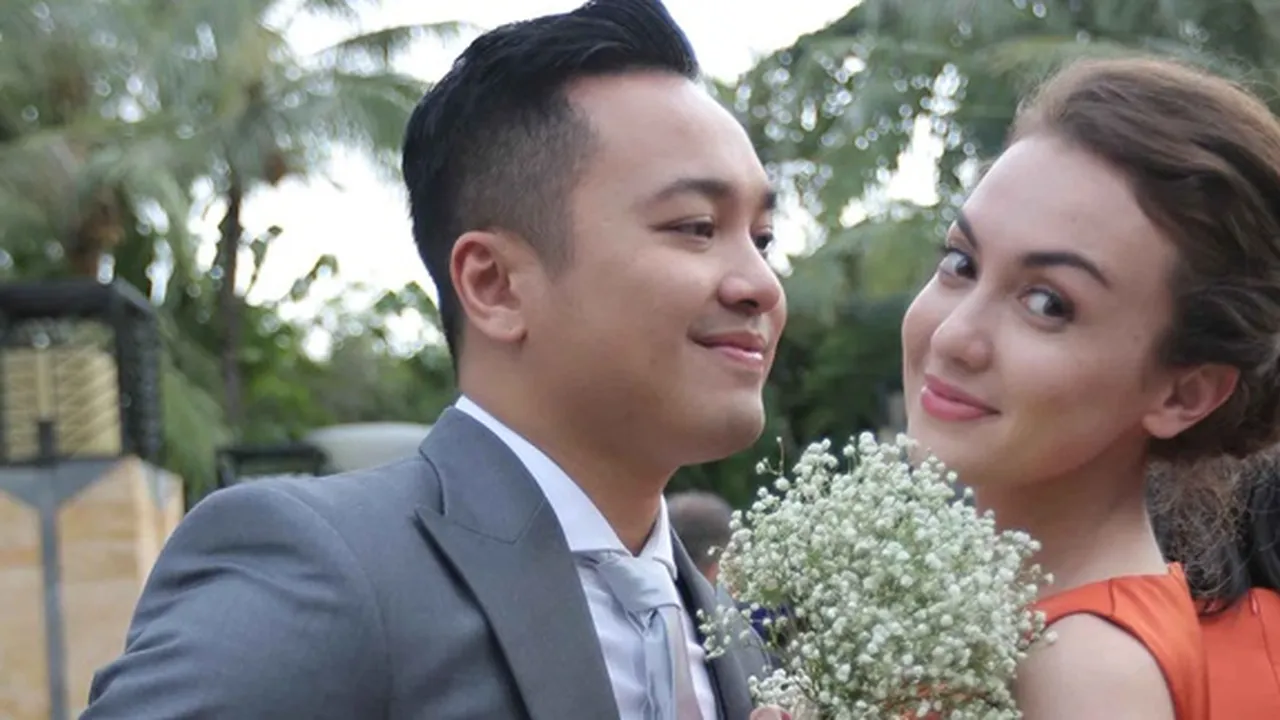 Rianti Cartwright Dikabarkan Hamil Setelah Hampir 10 Tahun Menikah
