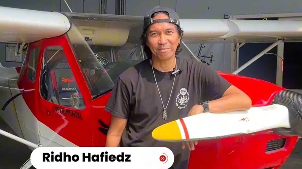 Ridho Slank Ultah ke-53, Terbangkan Pesawat Sendiri dari Bogor ke Pangandaran