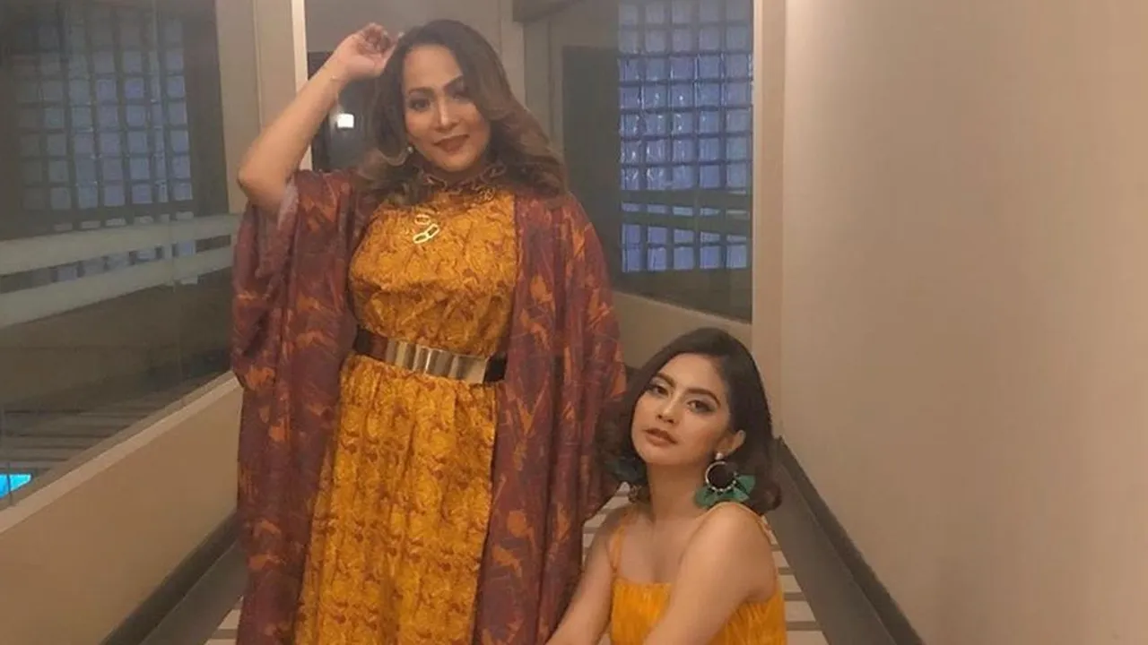 Rieka Roslan Ajak Tiwi Eks T2 Recycle Tembang Populer 'Oh Kasih'