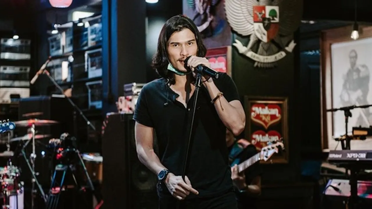 Rilis 'Bayangmu', Virzha Ingin Bangkitkan Kembali Musik Rock 90-an Rilis 'Bayangmu', Virzha Ingin Bangkitkan Kembali Musik Rock 90-an