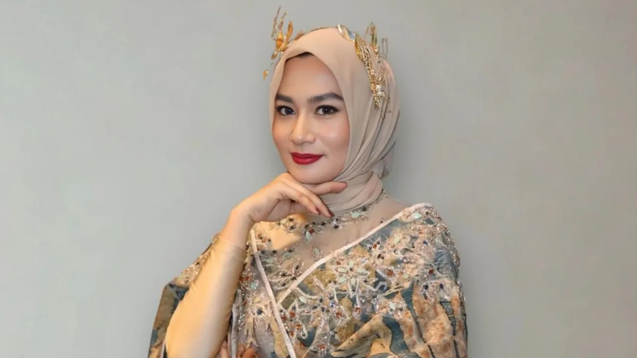 Rilis EP 'Memoar' Tepat di Hari Ulang Tahun, Inggit A Wulan Curahkan Perjalanan Emosional Lewat Musik Rock Rilis EP 'Memoar' Tepat di Hari Ulang Tahun, Inggit A Wulan Curahkan Perjalanan Emosional Lewat Musik Rock