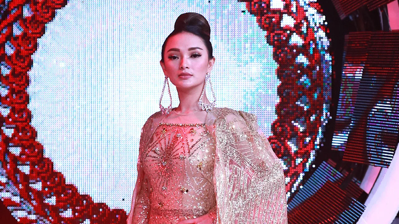 Rilis Lagu 'Ayo Turu', Penampilan Zaskia Gotik Jadi Sorotan