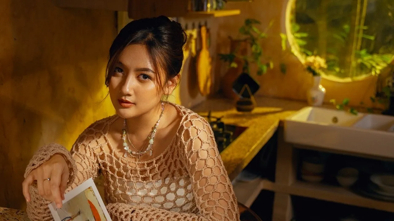 Rilis Single Berjudul 'Badut', Meiska Adinda: Mencintai Boleh Saja, Tapi Jangan Sampai jadi Bodoh Rilis Single Berjudul 'Badut', Meiska Adinda: Mencintai Boleh Saja, Tapi Jangan Sampai jadi Bodoh