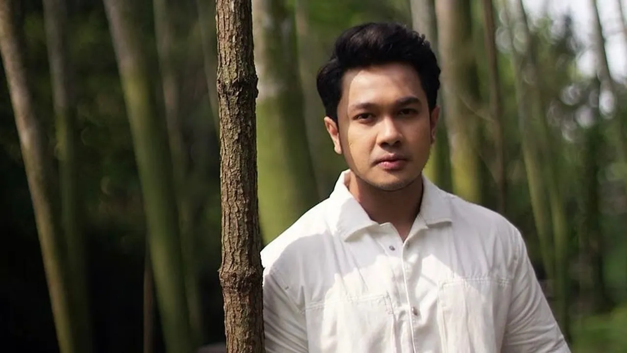 Rilis Single Ketiga, Yogie Nandes Remake 'Lewat Semesta' Milik Randy Pangalila