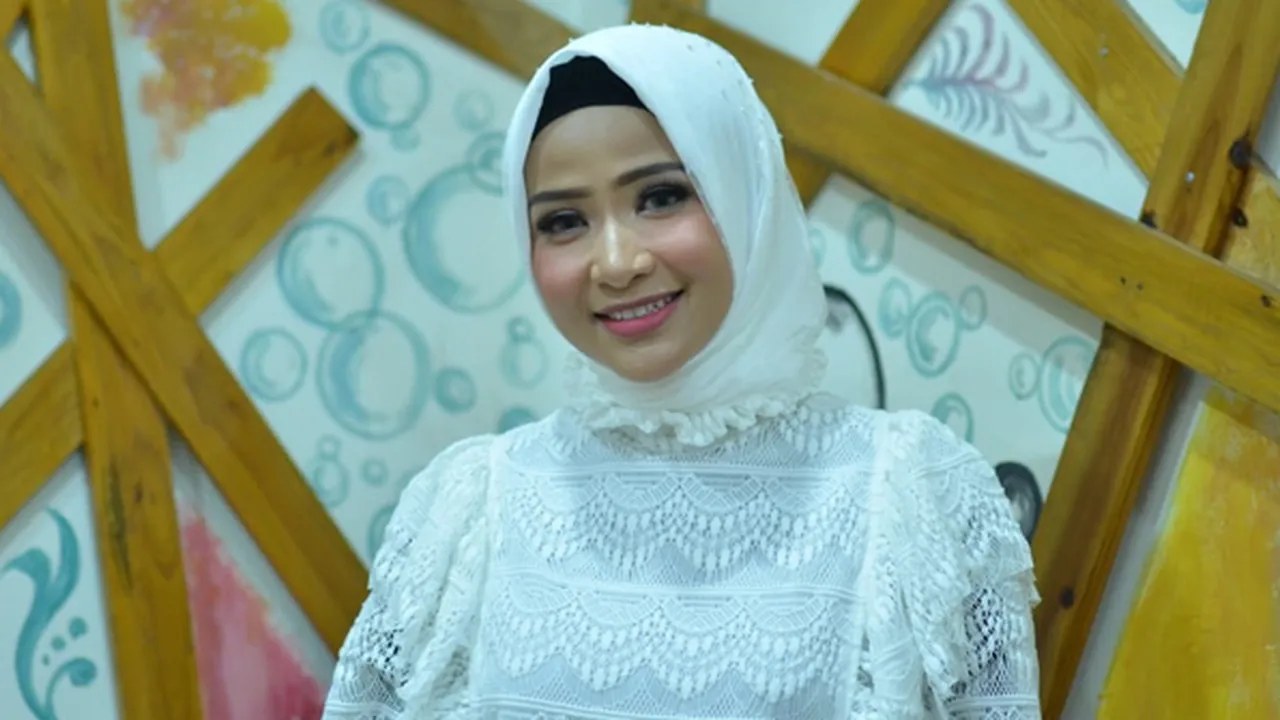 Rilis Single Religi di Bulan Ramadan, Penyanyi Cantik Ini Usung Misi Khusus
