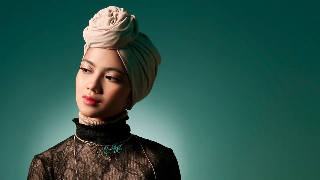 Rilis Single 'Salah Waktu', Maira Muthma Ingatkan Soal Jangan Buru-Buru Jatuh Cinta