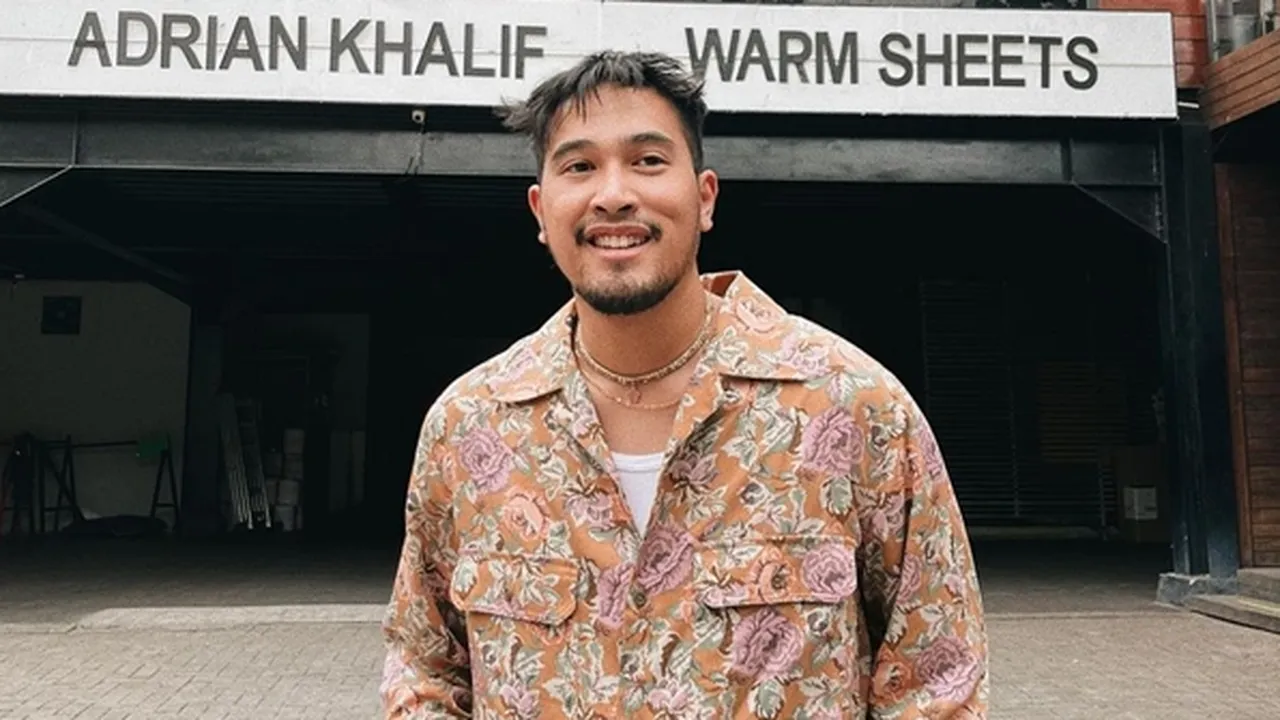 Rilis Single Terbaru Berjudul ‘Warm Sheets’, Adrian Khalif Sampaikan Kehangatan Cinta yang Universal Rilis Single Terbaru Berjudul ‘Warm Sheets’, Adrian Khalif Sampaikan Kehangatan Cinta yang Universal