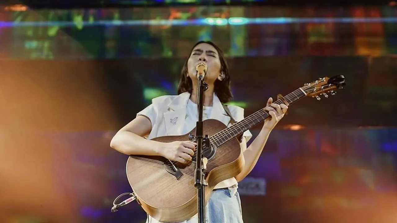 Rilisan Lagu Terbaru Dere: Cinta dan Ragu Bertemu dalam 'Biru'