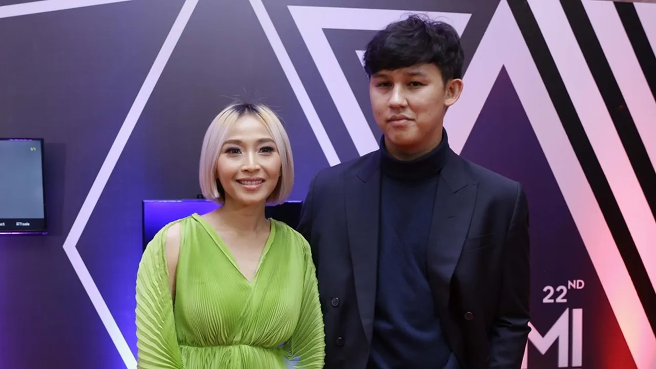 Rinni Wulandari dan Jevin Julian Daur Ulang Kamulah Satu Satunya