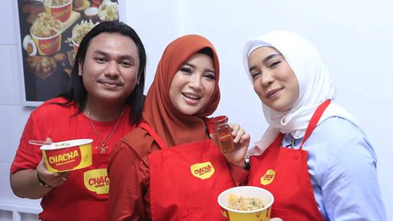 Rintis Usaha Bubur Goreng, Chacha Frederica Sediakan 4 Menu Istimewa