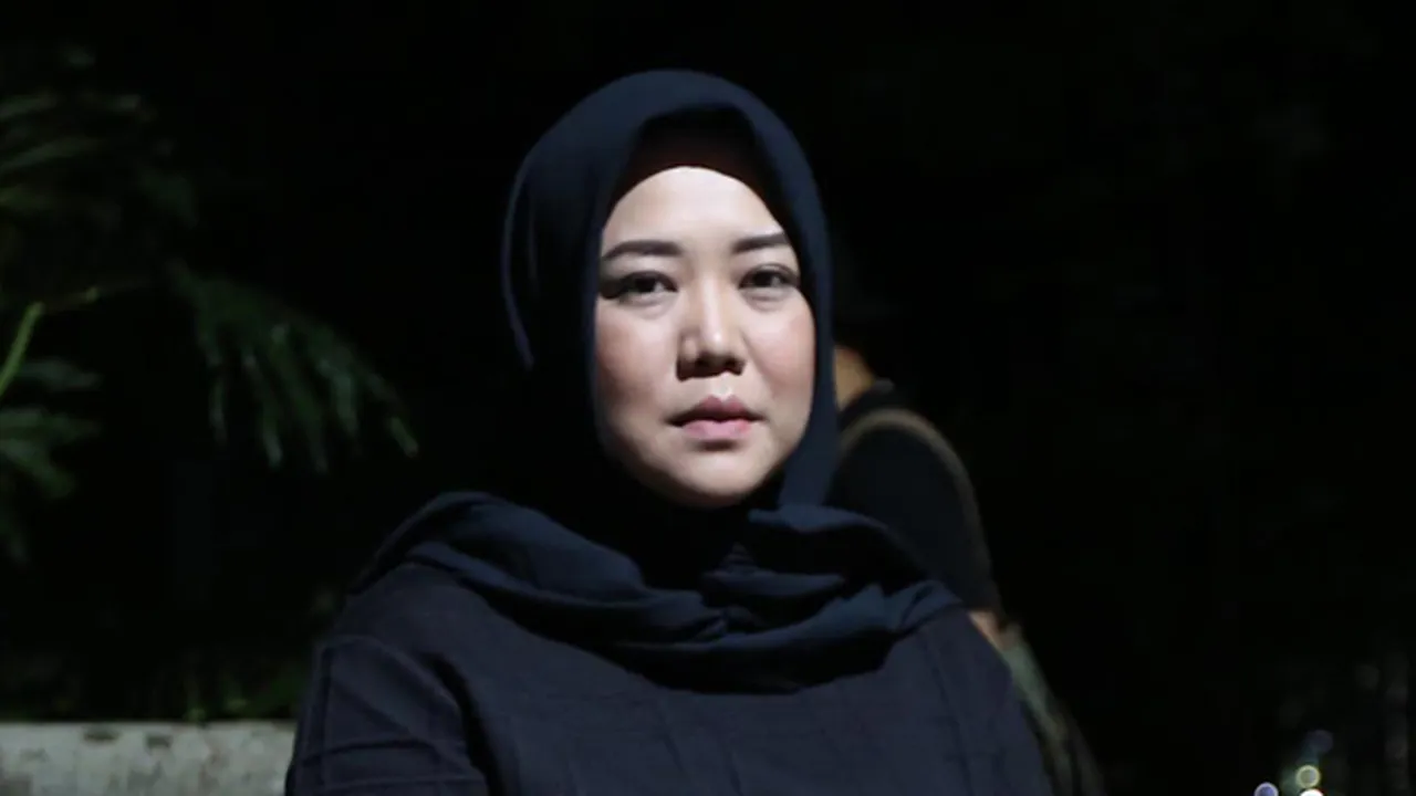 Risa Sarasvati Resmi Tunangan Dengan Sang Kekasih