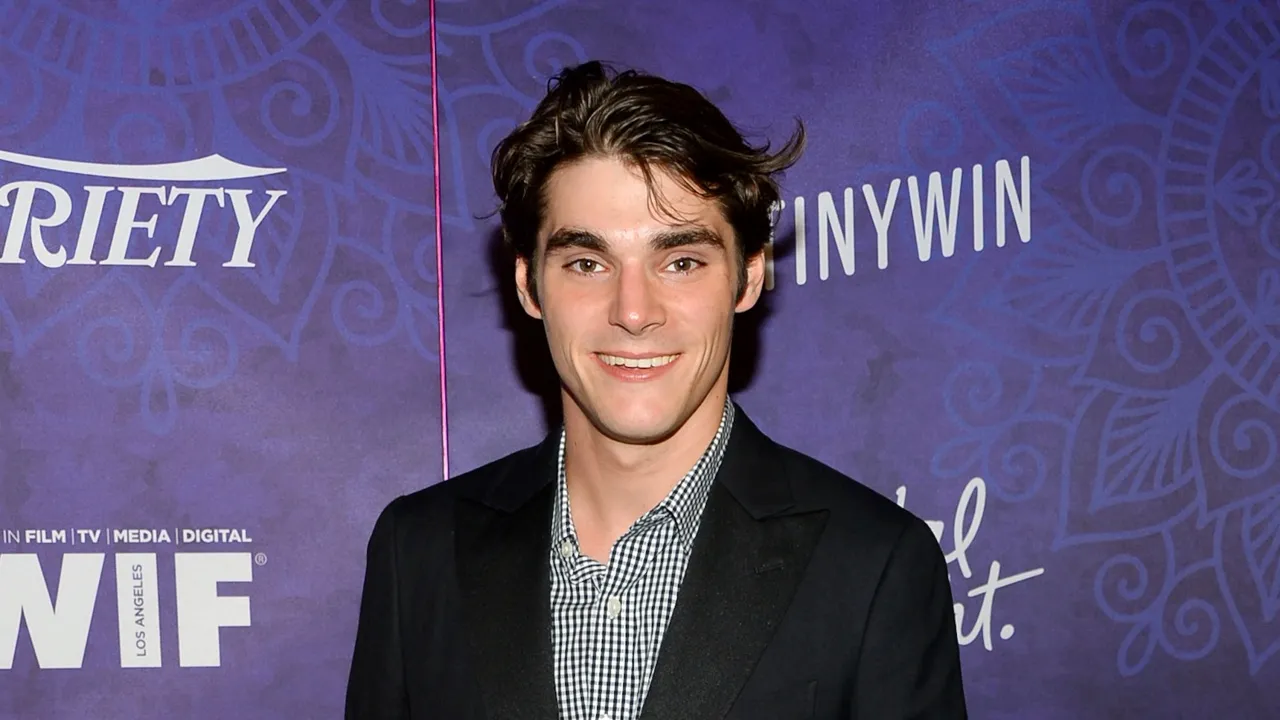 RJ Mitte Pemeran Walter White Jr. 'Breaking Bad' Meninggal Dunia Pada Usia 34