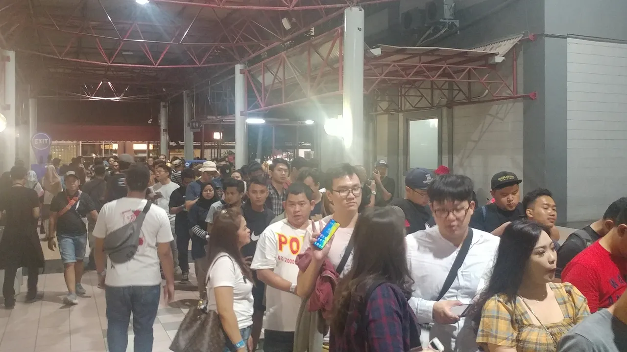 Roasting Night YouTubers oleh Raditya Dika di JICOMFEST 2019, Rela Antre Panjang! Roasting Night YouTubers oleh Raditya Dika di JICOMFEST 2019, Rela Antre Panjang!