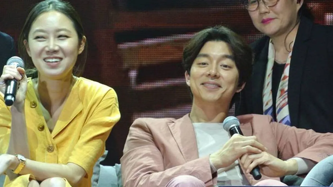 Romantis, Kebersamaan Gong Yoo & Gong Hyo Jin Syuting Iklan Bareng