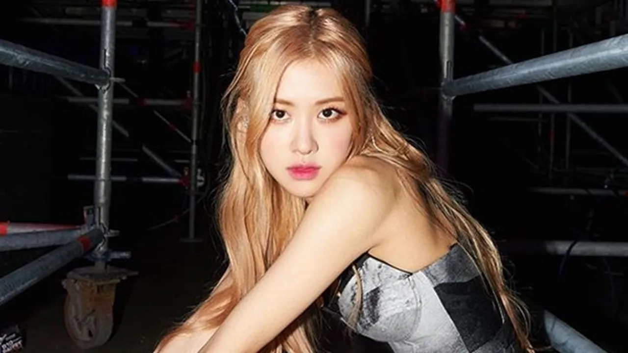 Rose BLACKPINK Kedapatan Selalu Memuji Bagian Tubuh Ini Dari Para Fans Rose BLACKPINK Kedapatan Selalu Memuji Bagian Tubuh Ini Dari Para Fans