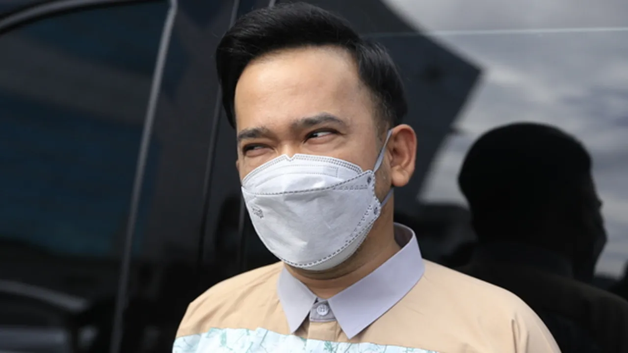 Ruben Onsu Laporkan Sejumlah Akun yang Bully Betrand Peto ke Polisi Ruben Onsu Laporkan Sejumlah Akun yang Bully Betrand Peto ke Polisi