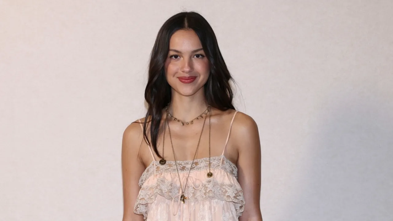 Rumor Kedekatan Olivia Rodrigo dengan Profesional Investasi Julian Croonenberghs