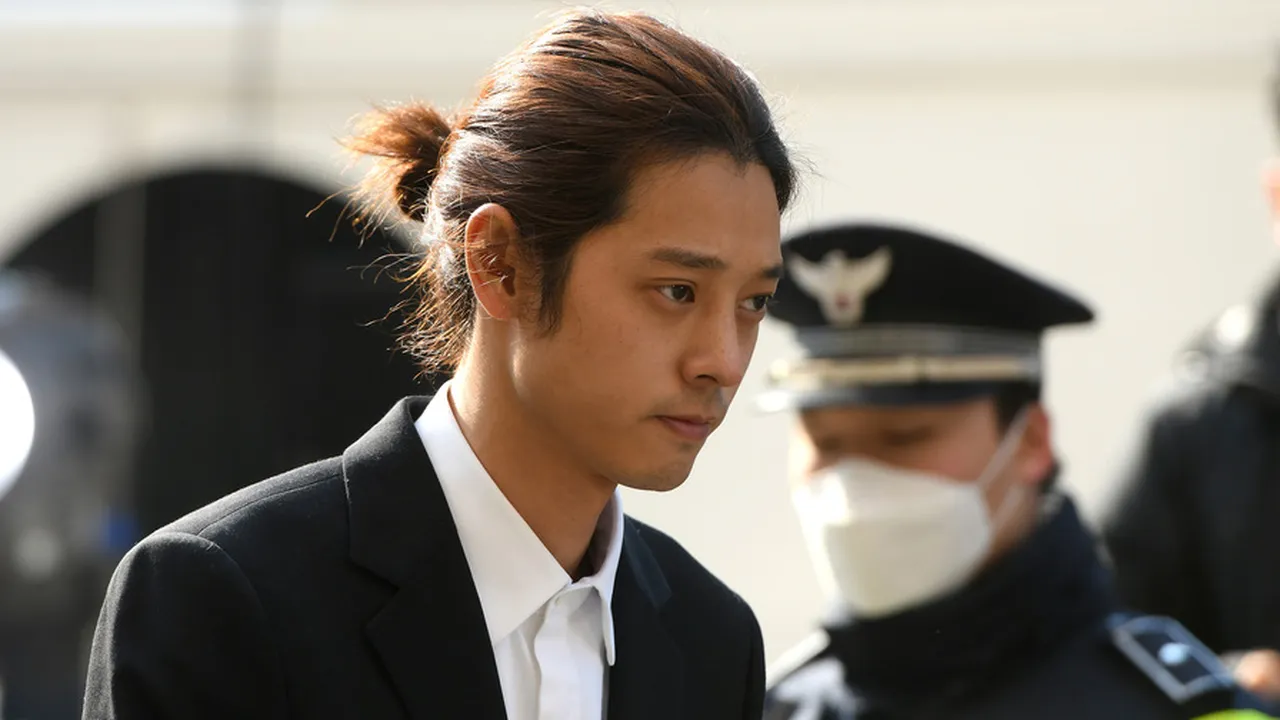 Rusak Barang Bukti, Jung Joon Young Reset Hape Sebelum Serahkan ke Polisi