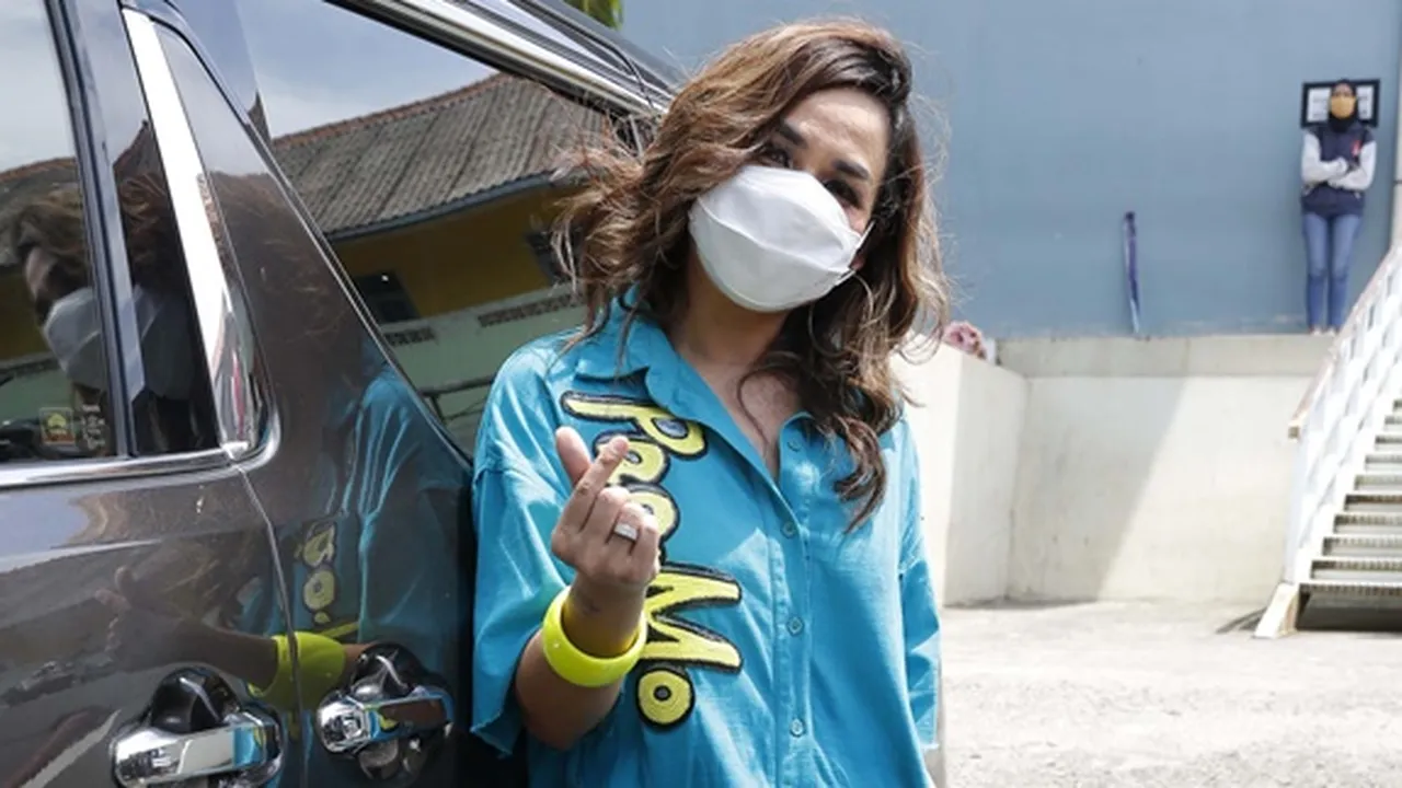 Rutin Lakukan Swab, Melaney Ricardo: Bertanggung Jawab Buat Diri Sendiri dan Orang Lain Rutin Lakukan Swab, Melaney Ricardo: Bertanggung Jawab Buat Diri Sendiri dan Orang Lain