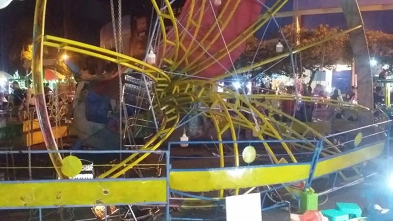 Saat Jatuh, Korban Wahana Paris Swing Roboh di Malang Masih Terkunci di Tempat Duduk
