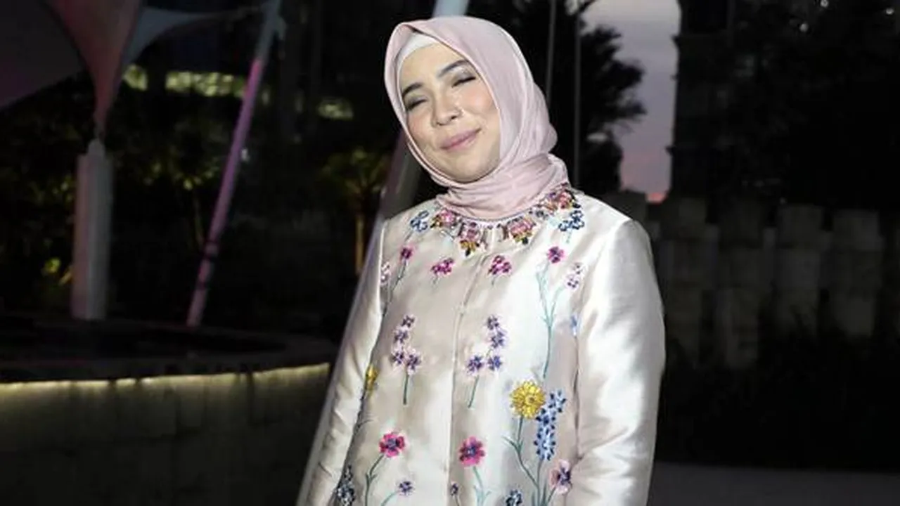 Saat Proses Hijrah, Fitri Tropica Bersyukur Dirangkul Teman-Teman Artis