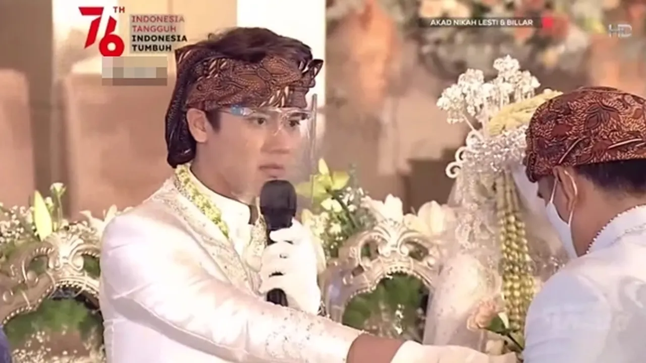 Sah! Akhirnya Rizky Billar Nikahi Lesti dengan Mas Kawin Uang Tunai Sebesar 72.300 US Dollar Sah! Akhirnya Rizky Billar Nikahi Lesti dengan Mas Kawin Uang Tunai Sebesar 72.300 US Dollar