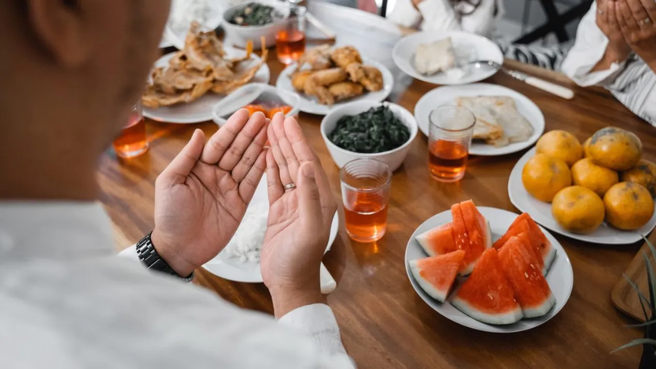 Sahur Terbaik Makan Apa? Ini Jawabannya!
