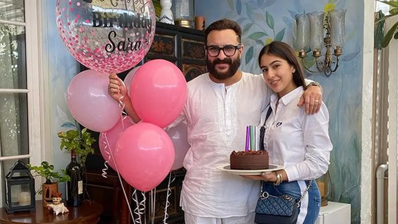 Saif Ali Khan dan Sara Rayakan Ultah Barengan, Jeh Ali Khan Cute Abis!