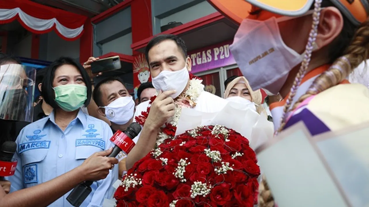 Saipul Jamil Bebas dari Penjara, Dijemput Mobil Mewah - Berencana Mandi di Pantai