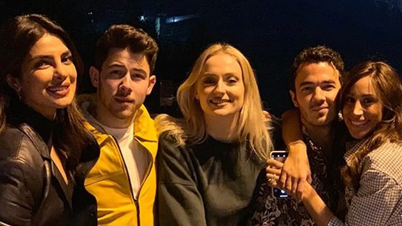 Saksikan Pernikahan Sophie Turner dan Joe Jonas, Priyanka Chopra Menangis Terharu