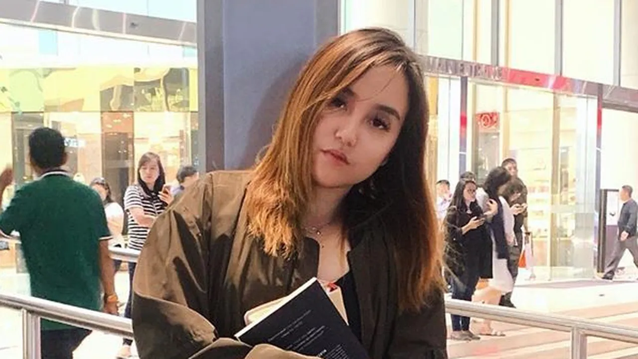 Salmafina Sunan Pamit dari Instagram, Mengaku Depresi dan Gelisah Salmafina Sunan Pamit dari Instagram, Mengaku Depresi dan Gelisah