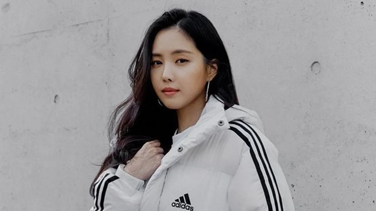 Sama Seperti Alasan Mendiang Sulli, Naeun Apink Maafkan Netizen Jahat