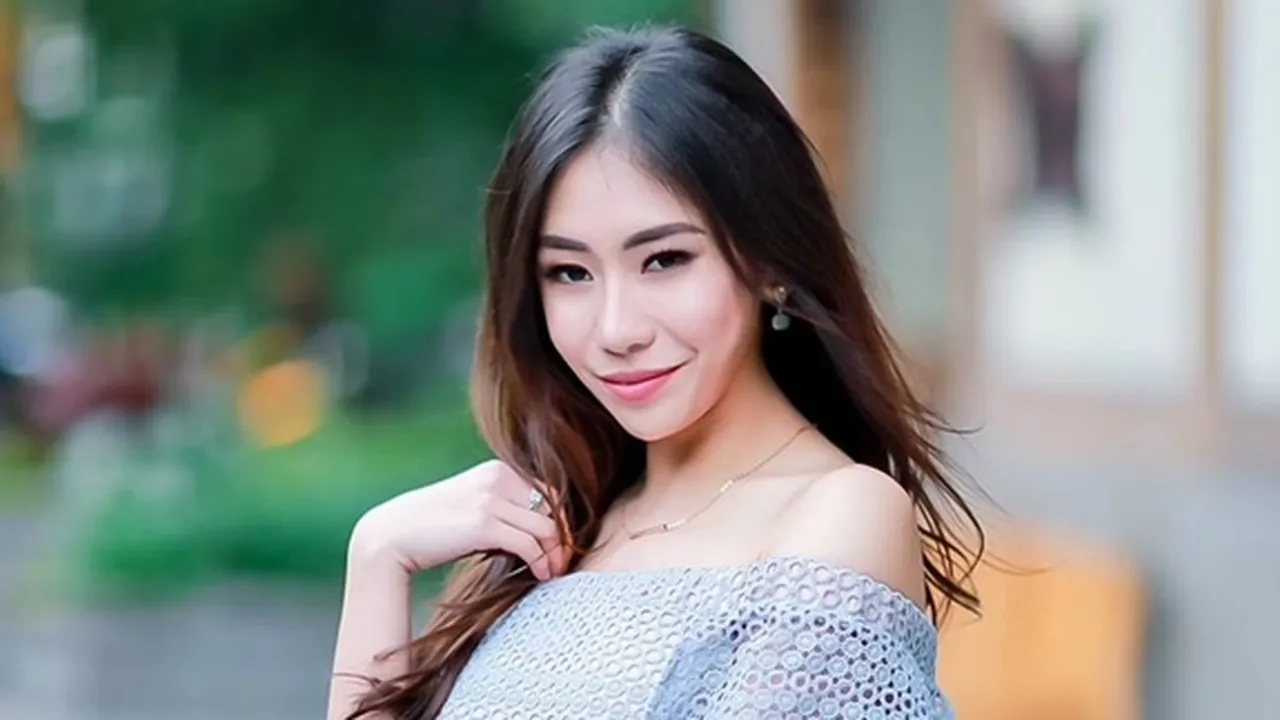 Sambil Menangis, Ayu Thalia Bantah Laporkan Nicholas Sean Untuk Pansos Sambil Menangis, Ayu Thalia Bantah Laporkan Nicholas Sean Untuk Pansos