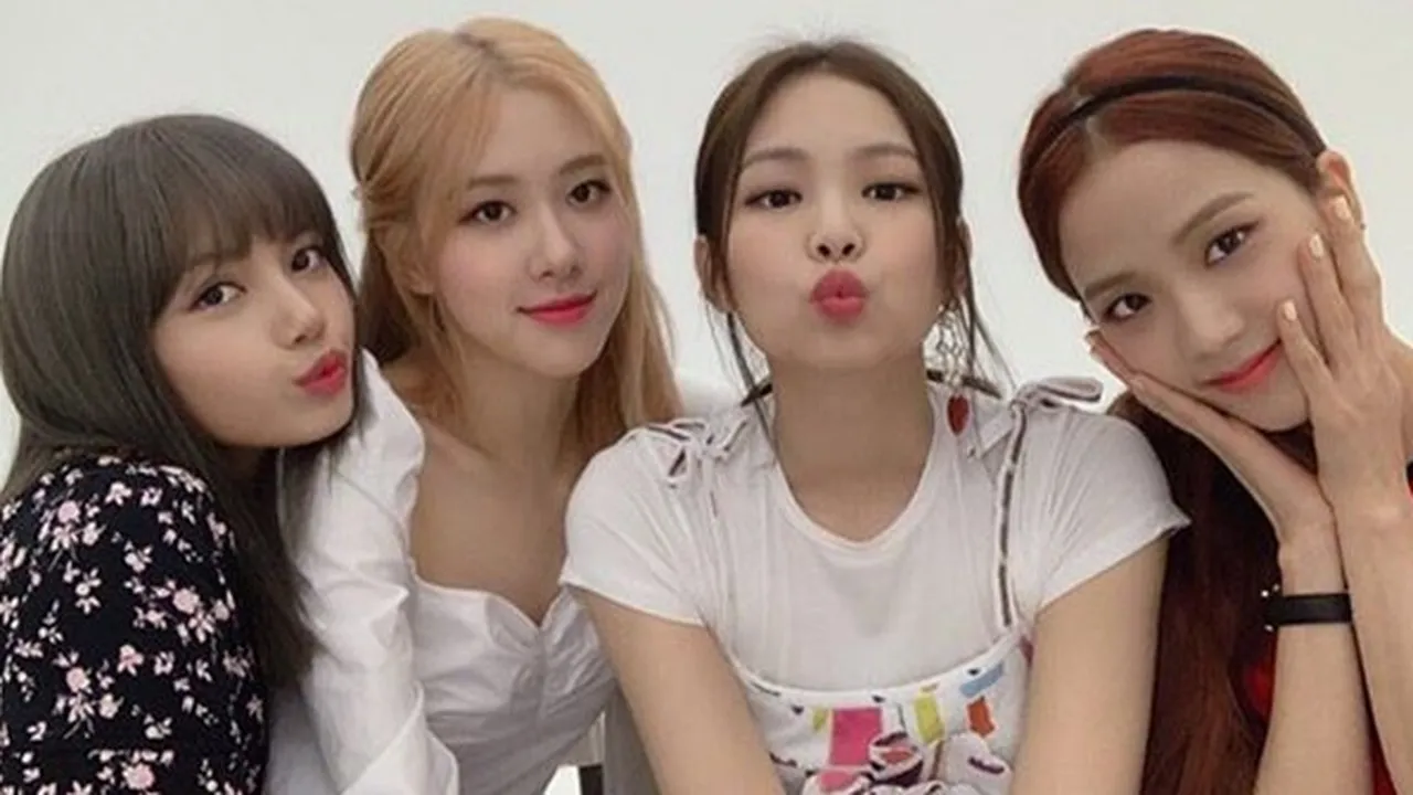 Sampai di Jakarta, Lucunya Para Member BLACKPINK Main Game Ini di Instagram