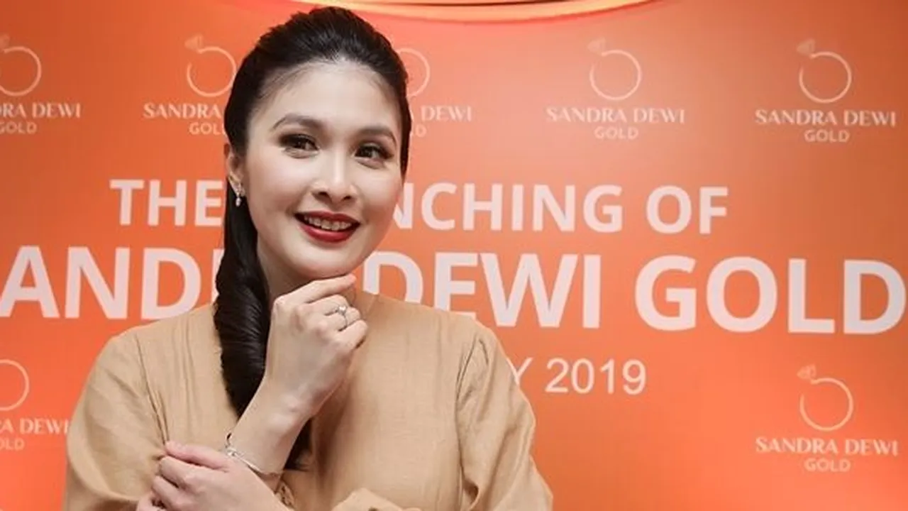 Sandra Dewi Launching Produk, Tamu Ambil Perhiasan Emas 18 Karat di Vending Machine