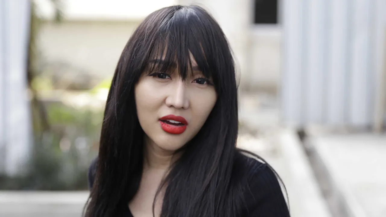 Sang Kekasih Ulang Tahun, Lucinta Luna : I Love You 3000