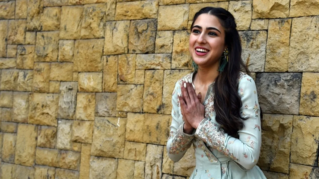 Sara Ali Khan Buka Suara Tentang Perceraian Saif Ali Khan dan Amrita Singh