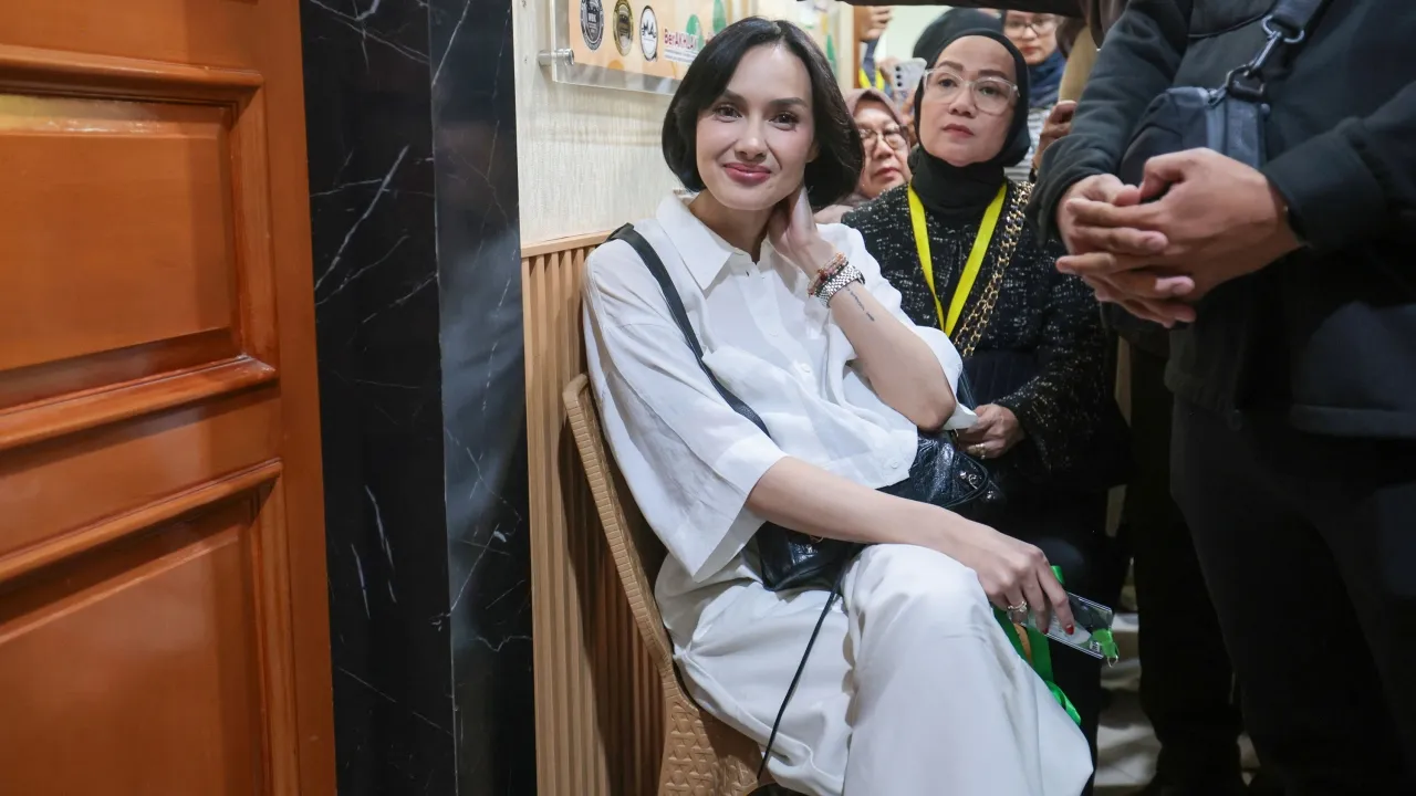 Sara Wijayanto Datang ke Sidang Perdana Cerai dari Demian Aditya, Irit Bicara