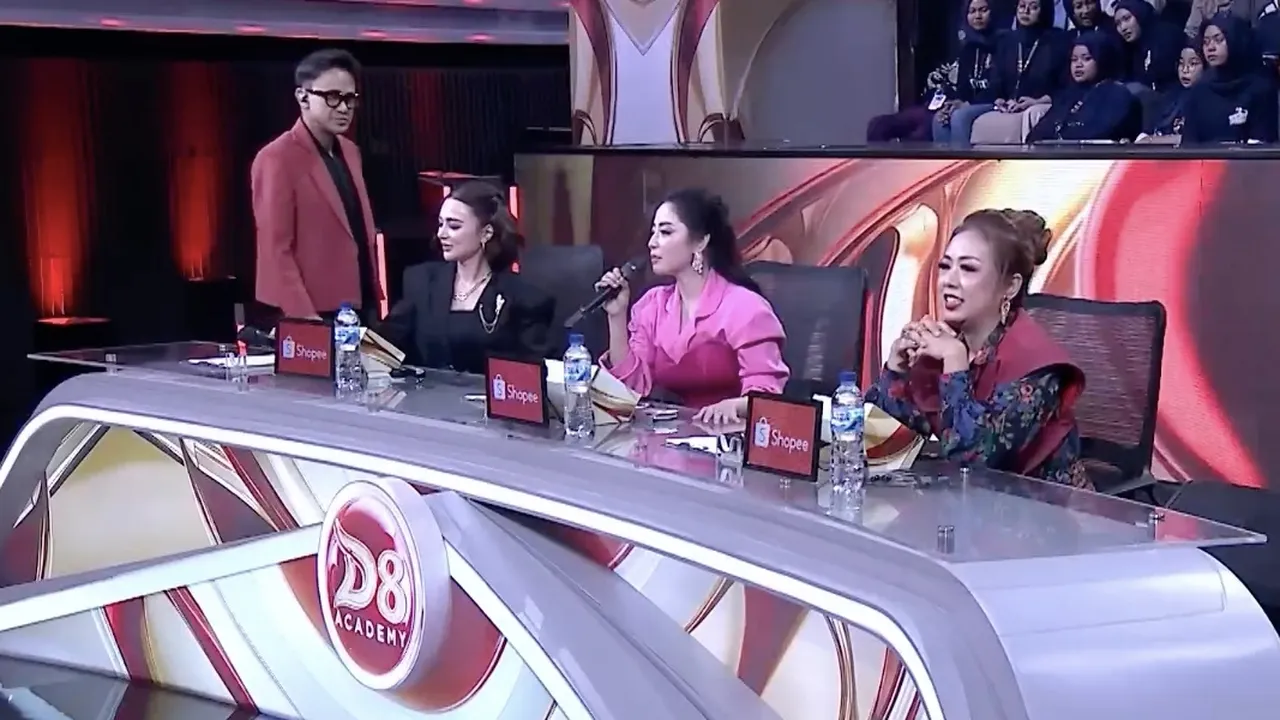 Saran Dewi Perssik dan Wika Salim Kepada Melani Sidrap di Dangdut Academy 8