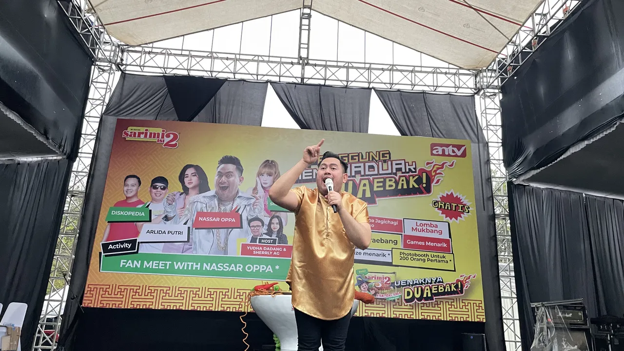 Sarimi isi 2 Pedas Korea Ajak Seru Seruan Bareng Oppa Nassar di Panggung Menduaduak Duaebak 2024