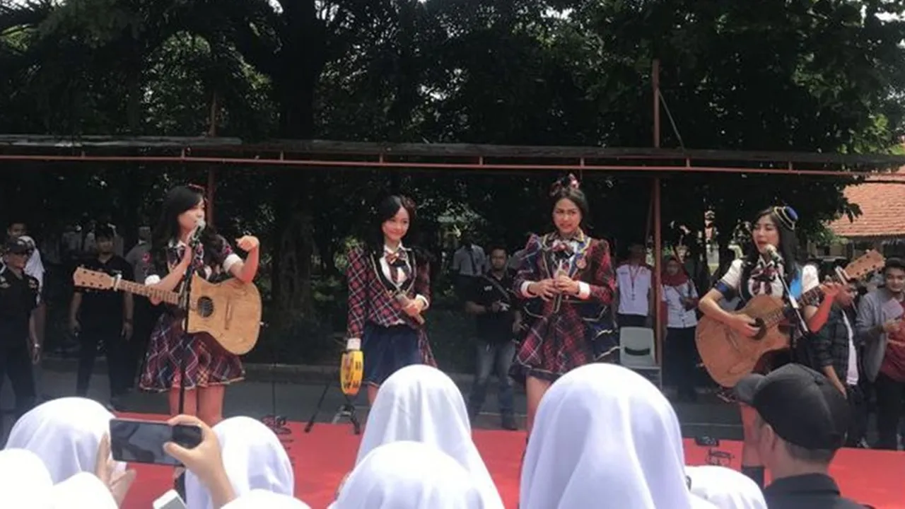Gara-Gara Satpamnya Viral, SMA di Tangsel ini Didatangi JKT48