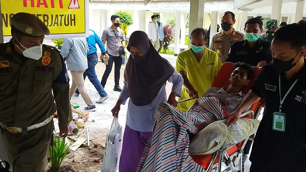 Satu Bulan Dirawat, Korban Kanjuruhan Vicky Hermansyah Akhirnya Boleh Pulang