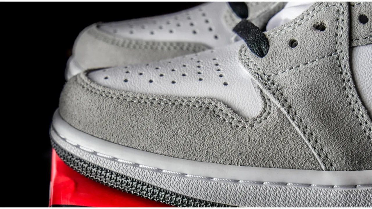 Say No to Creasing! Begini Cara Menghilangkan Kerutan Pada Sneakers Andalan