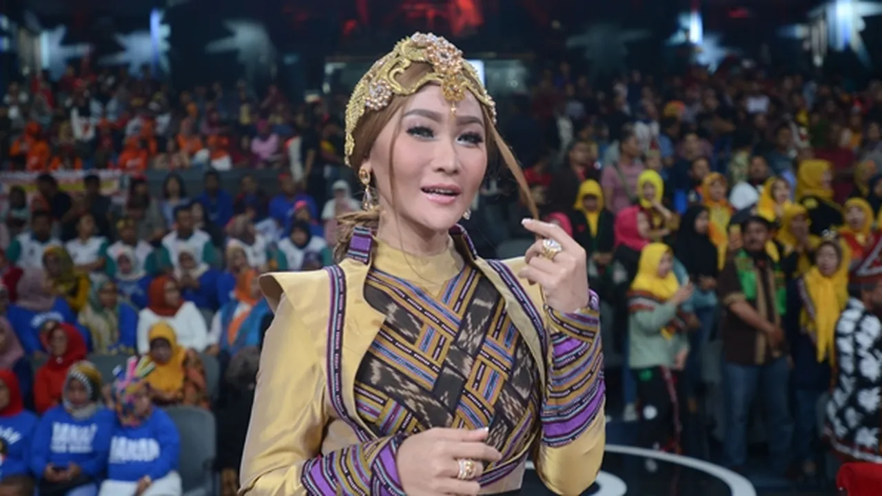 Seandainya Jadi Pramugari, Ini Maskapai Pilihan Inul Daratista