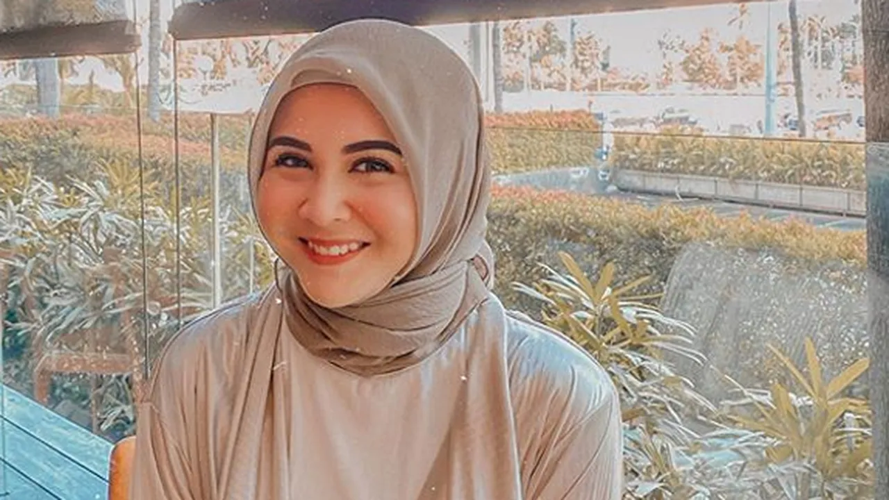 Sebut Dirinya Bucin, Kesha Ratuliu Ungkap Pernah Dipukul dan Diinjak Mantan Pacar Tapi Bertahan 2 Tahun Sebut Dirinya Bucin, Kesha Ratuliu Ungkap Pernah Dipukul dan Diinjak Mantan Pacar Tapi Bertahan 2 Tahun