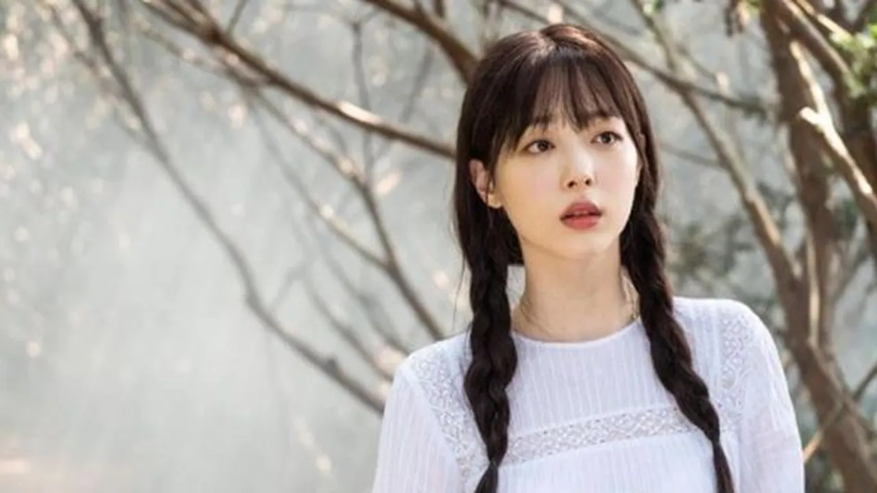 Sedang di Bar, Choi Sulli Dibuat Takut Oleh Penggemar Creepy