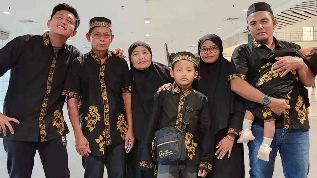 Sedang Umrah, Denny Caknan Rayakan Ulang Tahun di Tanah Suci - Netizen Doakan Dapat Jodoh